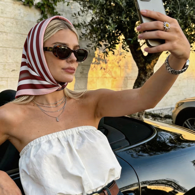 Women'S Vacation Accessories - وشاح مربع من الساتان الحريري بطبعة