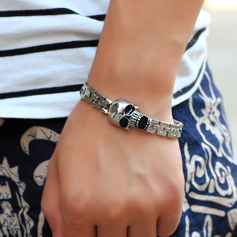 سوار من التيتانيوم على شكل جمج - مراجعة Women'S Accessories To Wear With Watch وسعره