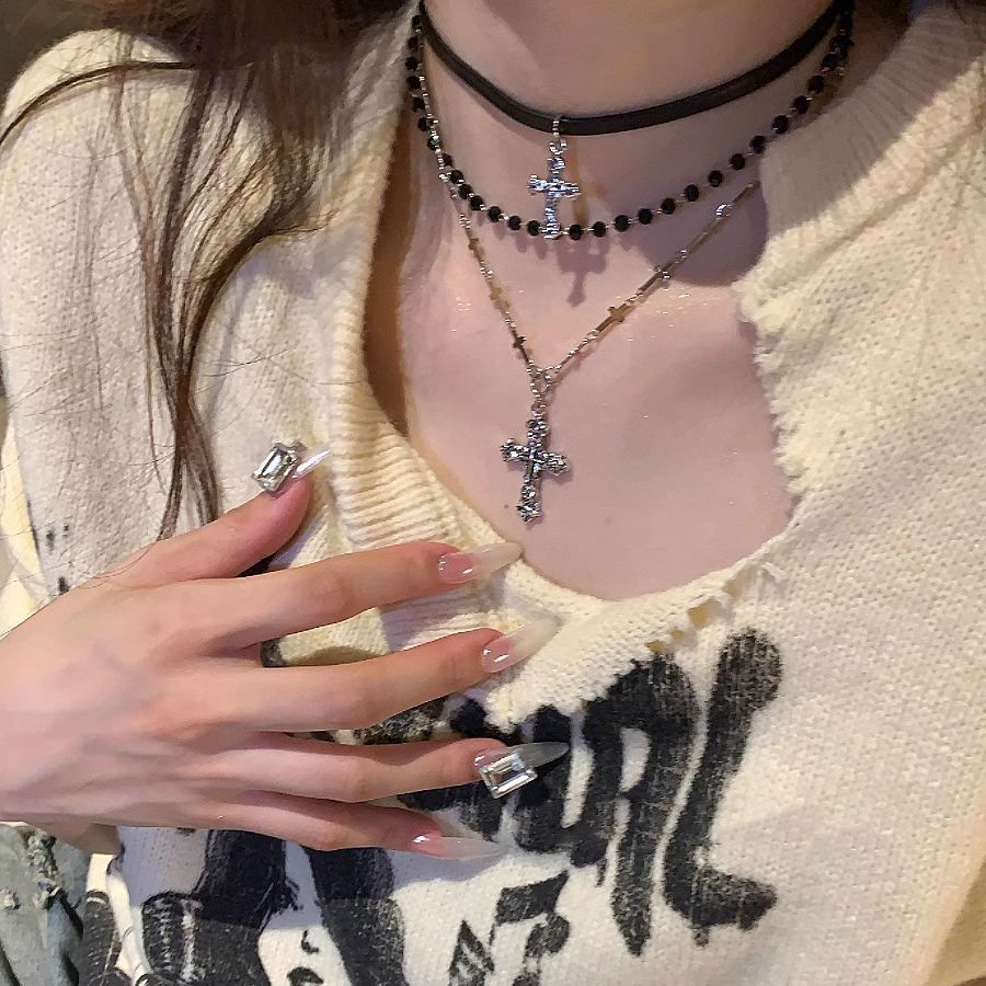 قلادة صليب معدنية بتصميم قوطي  - مراجعة Women'S Emo Accessories وسعره