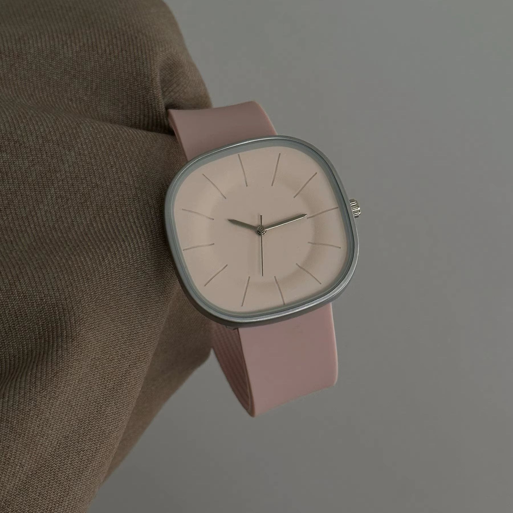 ساعة يد نسائية كوارتز بتصميم م - مراجعة Women'S Accessories To Wear With Watch وسعره